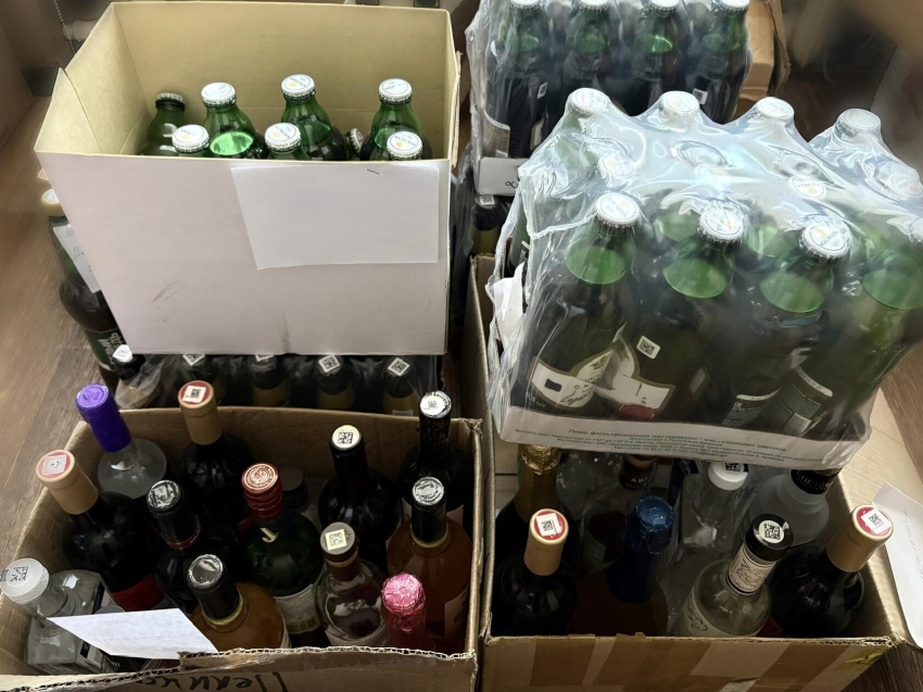 Региональная служба изъяла 400 литров алкоголя в Краснокаменском и Борзинском округах